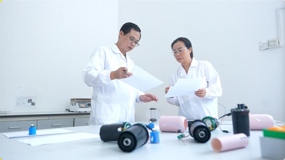 佳一智控低辐射电吹风技术获发明专利证书